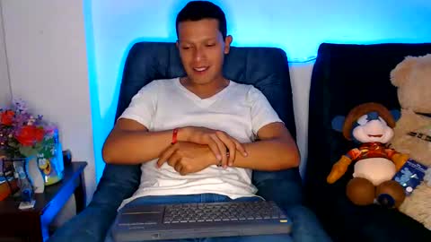 Snapshot of littledicklatin chatting on June 2026 02:24:01 AM Manu online show from June 2026 02:24:01 AM