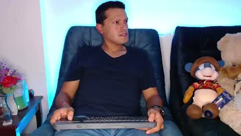 Snapshot of littledicklatin chatting on June 2026 02:20:01 AM Manu online show from June 2026 02:20:01 AM