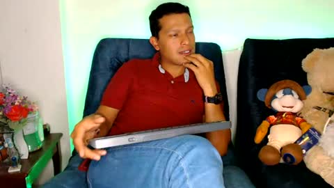 Snapshot of littledicklatin chatting on June 2026 02:25:01 AM Manu online show from June 2026 02:25:01 AM