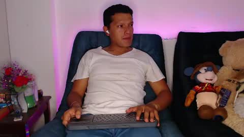 Snapshot of littledicklatin chatting on July 2026 03:00:02 AM Manu online show from July 2026 03:00:02 AM