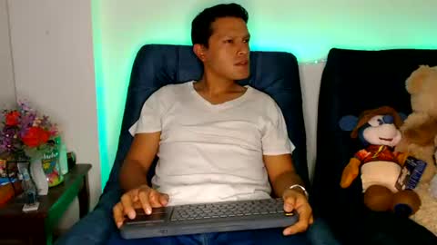 Snapshot of littledicklatin chatting on July 2026 02:50:01 AM Manu online show from July 2026 02:50:01 AM