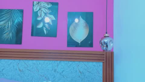 Snapshot of littlee_emilyy_ chatting on April 2026 12:46:02 PM Emily online show from April 2026 12:46:02 PM