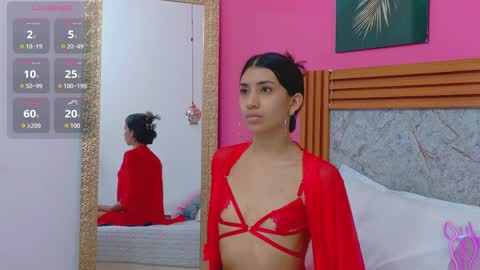 Snapshot of littlee_emilyy_ chatting on April 2026 01:04:02 PM Emily online show from April 2026 01:04:02 PM