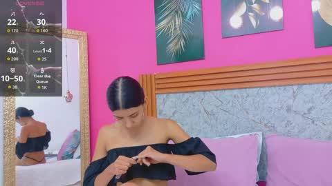 Snapshot of littlee_emilyy_ chatting on April 2026 01:03:02 PM Emily online show from April 2026 01:03:02 PM