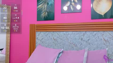Snapshot of littlee_emilyy_ chatting on May 2026 12:46:01 PM Emily online show from May 2026 12:46:01 PM