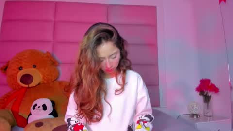 littlee_emma_ online show from February 2025 03:14:02 AM