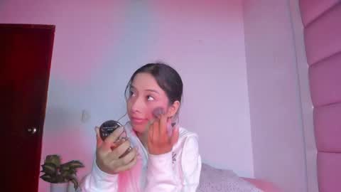 littlee_emma_ online show from October 2025 03:12:02 AM