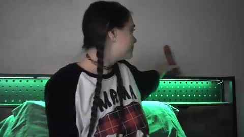 Snapshot of littlejessielov chatting on September 2025 06:51:01 AM Jessie online show from September 2025 06:51:01 AM