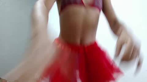 Snapshot of littlemia_777 chatting on February 2025 05:02:01 AM  Mia online show from February 2025 05:02:01 AM