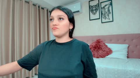 Sarahs Room online show from January 2025 03:22:02 AM