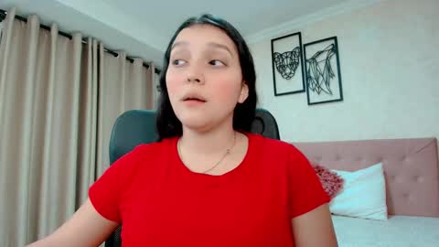 Snapshot of littlemolly_pregnant chatting on January 2026 10:13:02 PM Sarahs Room online show from January 2026 10:13:02 PM