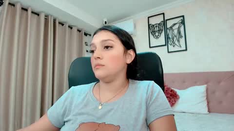 Snapshot of littlemolly_pregnant chatting on January 2026 01:41:02 AM Sarahs Room online show from January 2026 01:41:02 AM