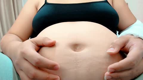 Snapshot of littlemolly_pregnant chatting on February 2026 12:10:01 AM Sarahs Room online show from February 2026 12:10:01 AM