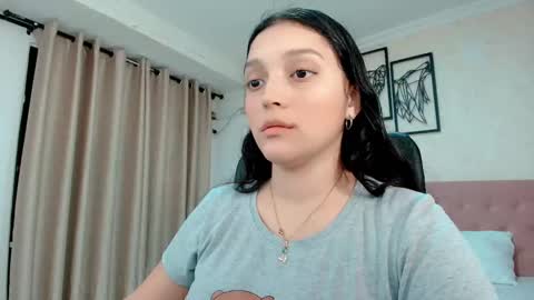 Snapshot of littlemolly_pregnant chatting on March 2026 12:45:01 AM Sarahs Room online show from March 2026 12:45:01 AM