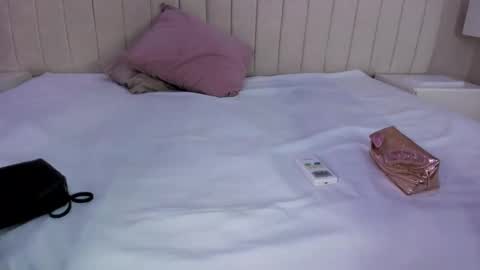 im olivia IG littleolivia01 online show from January 2025 01:00:01 PM