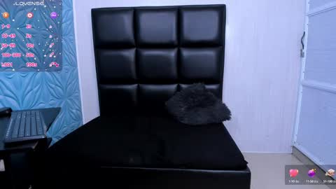 Snapshot of littleparker chatting on March 2025 07:43:02 PM PARKER online show from March 2025 07:43:02 PM