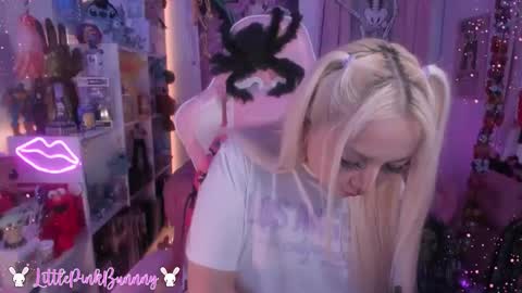 LittlePinkBunnny online show from October 2025 04:49:01 AM