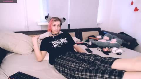 Snapshot of littlepinkcat chatting on April 2026 01:58:02 AM Felix online show from April 2026 01:58:02 AM