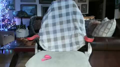 Miss D   Shows Mon Wed  Fri online show from November 2025 12:19:01 AM