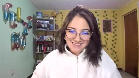 Snapshot of littleprety6969 chatting on December 2024 01:25:01 AM Mia Wednesday to Sunday 730 am to 1030 am Colombian Hour D online show from December 2024 01:25:01 AM
