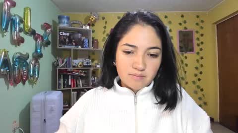 Snapshot of littleprety6969 chatting on December 2024 04:01:02 AM Mia Wednesday to Sunday 730 am to 1030 am Colombian Hour D online show from December 2024 04:01:02 AM