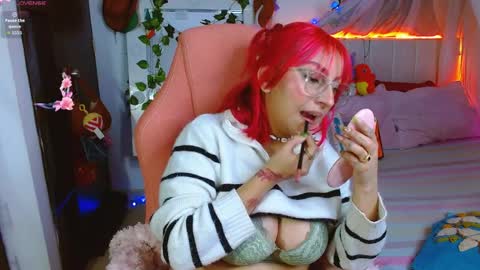 Snapshot of littlerouse_ chatting on April 2026 08:40:01 AM Ruby Rouse online show from April 2026 08:40:01 AM