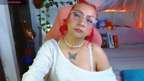 Snapshot of littlerouse_ chatting on April 2026 09:04:01 AM Ruby Rouse online show from April 2026 09:04:01 AM