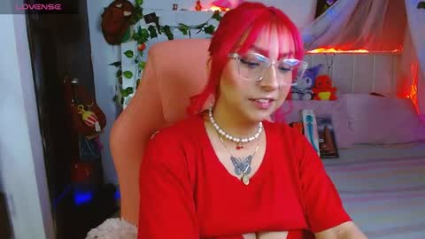 Snapshot of littlerouse_ chatting on April 2026 09:27:01 AM Ruby Rouse online show from April 2026 09:27:01 AM