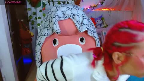 Snapshot of littlerouse_ chatting on April 2026 07:52:01 AM Ruby Rouse online show from April 2026 07:52:01 AM