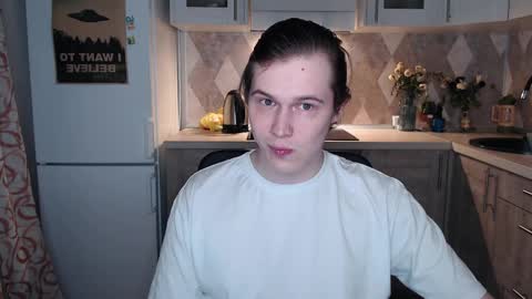 Snapshot of littlesadcabbage chatting on April 2026 06:16:02 PM Sonnenschein online show from April 2026 06:16:02 PM