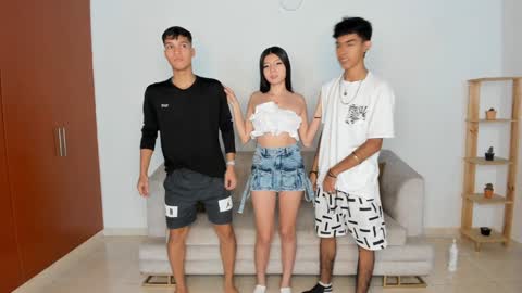 Snapshot of littlesexualworld chatting on February 2025 01:38:01 PM - Eileen - Izzy - Stiven online show from February 2025 01:38:01 PM