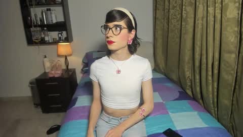 Snapshot of littlesissy_ chatting on March 2026 03:44:01 AM Sofi online show from March 2026 03:44:01 AM