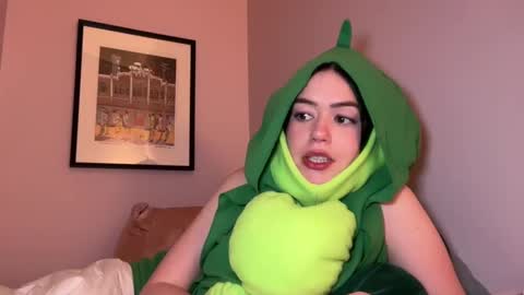 Snapshot of littlesugarpea chatting on January 2025 02:43:02 AM Little Sugar Pea online show from January 2025 02:43:02 AM