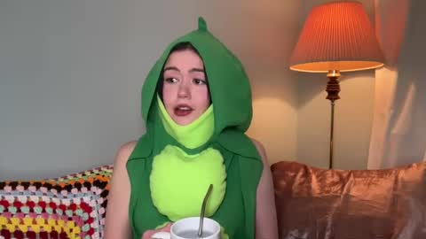 Snapshot of littlesugarpea chatting on January 2025 12:39:01 AM Little Sugar Pea online show from January 2025 12:39:01 AM