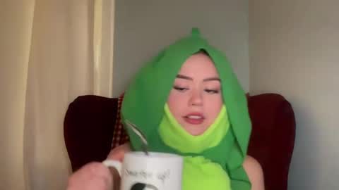 Snapshot of littlesugarpea chatting on September 2025 10:20:01 PM Little Sugar Pea online show from September 2025 10:20:01 PM