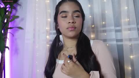 littletammy_ online show from October 2025 01:40:02 PM