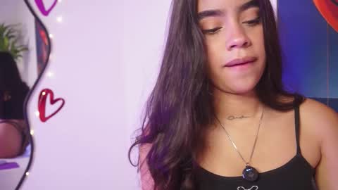 littletammy_ online show from November 2025 03:03:02 PM