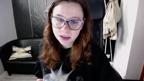 Snapshot of littleviki_ chatting on May 2026 05:35:01 AM Viki online show from May 2026 05:35:01 AM