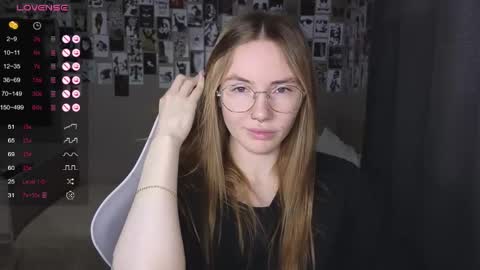 Snapshot of littlevildevil chatting on April 2026 10:01:02 AM Eliana online show from April 2026 10:01:02 AM