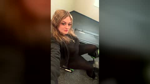 Snapshot of littytothetitty chatting on March 2026 01:01:01 PM Nina online show from March 2026 01:01:01 PM