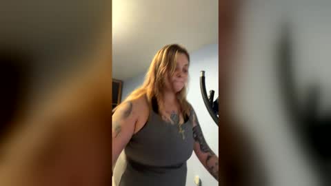 Snapshot of littytothetitty chatting on April 2026 04:04:01 AM Nina online show from April 2026 04:04:01 AM