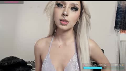 Snapshot of liu_mystik chatting on April 2026 06:34:02 PM Liu help me to reach 100 thumps up daddy online show from April 2026 06:34:02 PM