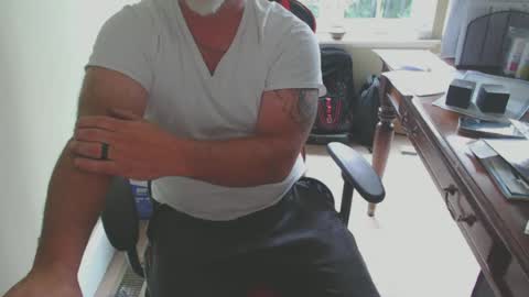 Snapshot of livingwell6972 chatting on June 2026 03:20:02 PM livingwell6972 online show from June 2026 03:20:02 PM