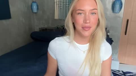 Snapshot of livslifee chatting on February 2026 03:27:01 AM olivia online show from February 2026 03:27:01 AM