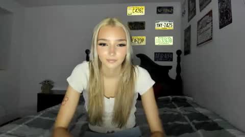 Snapshot of livvywinters chatting on April 2026 04:50:02 AM Livvy online show from April 2026 04:50:02 AM
