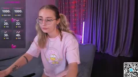 Snapshot of livyybosom chatting on September 2025 04:42:01 PM My name is Livy Nice to meet you Thumbs up please its important online show from September 2025 04:42:01 PM