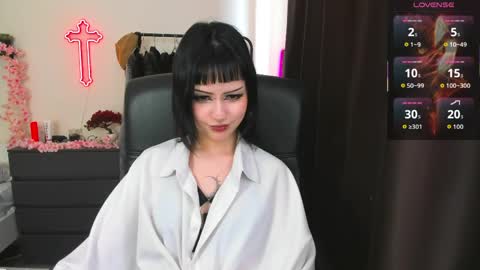 Snapshot of liyaluna chatting on April 2026 11:52:02 AM LIA online show from April 2026 11:52:02 AM