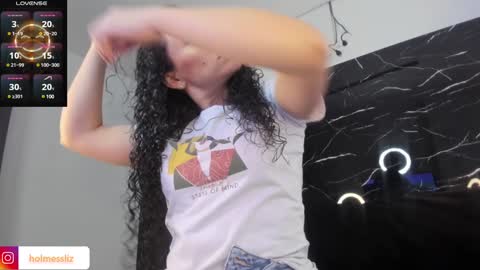 Snapshot of liz_holmes chatting on January 2025 12:42:01 PM Liz online show from January 2025 12:42:01 PM