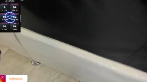 Snapshot of liz_holmes chatting on January 2025 01:11:01 PM Liz online show from January 2025 01:11:01 PM