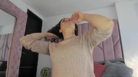 Snapshot of liz_holmes chatting on January 2025 12:22:01 PM Liz online show from January 2025 12:22:01 PM